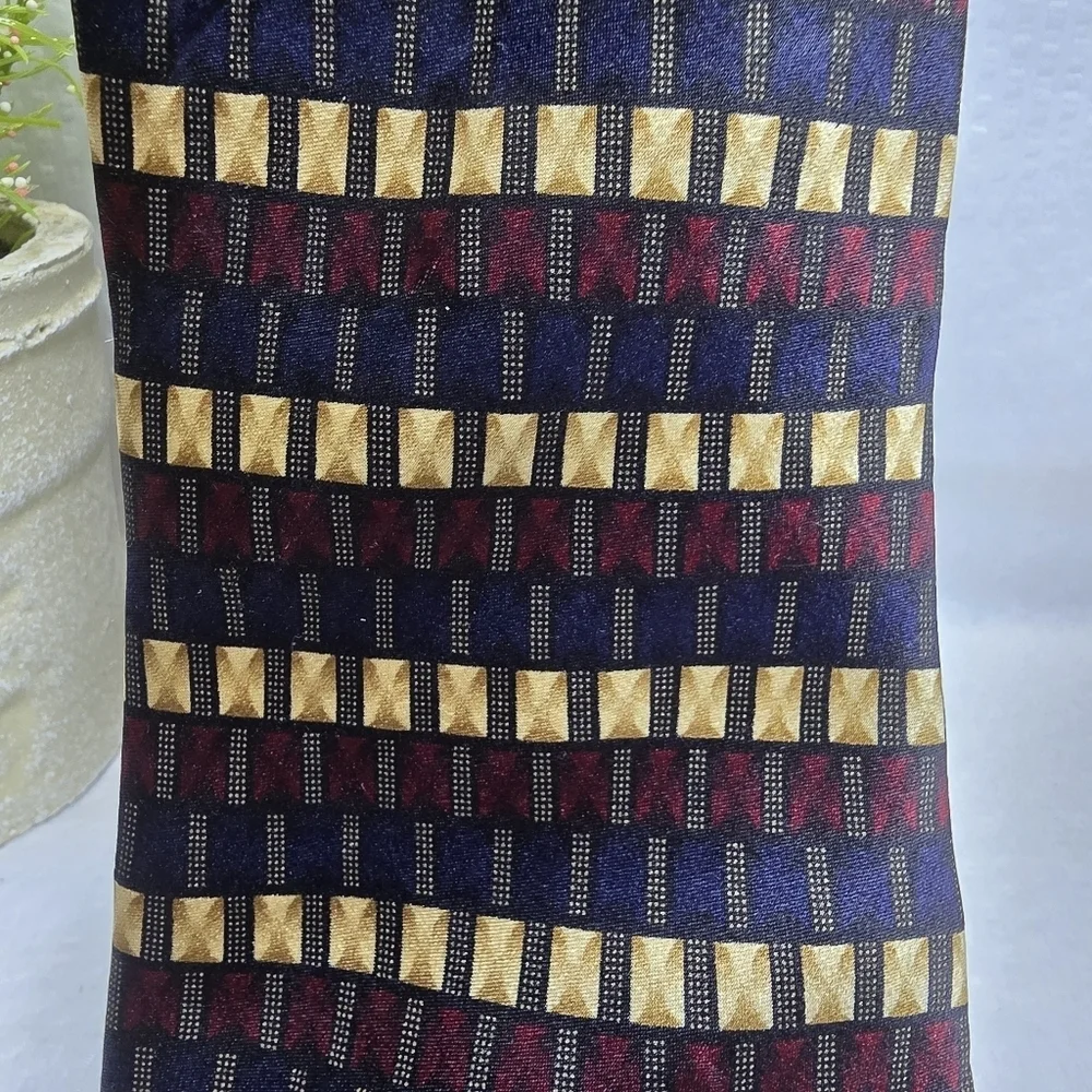 Giorgio Brutini Modern Navy Wine  Gold Tie with Geometric Pattern 100%silk Mens